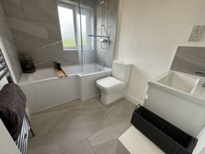 Family Bathroom- click for photo gallery